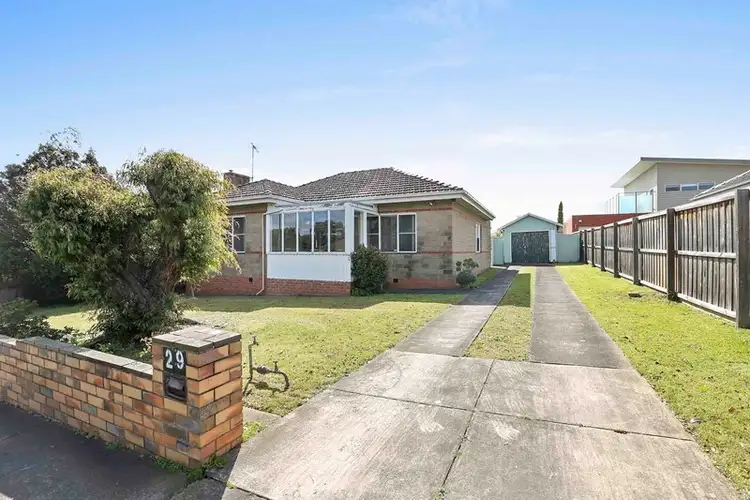 29 Roberts Road, Belmont VIC 3216