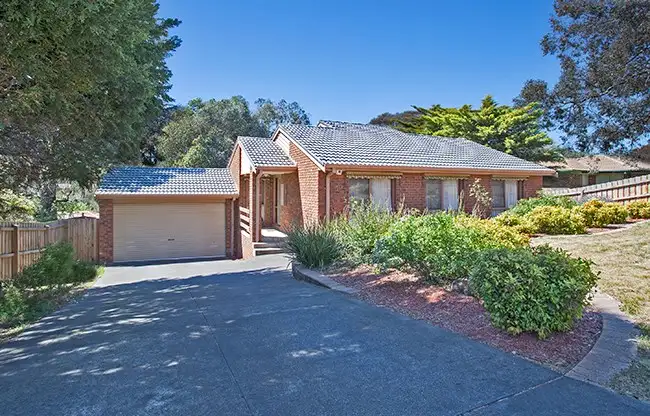 30 Stuart Street, Saint Helena VIC 3088
