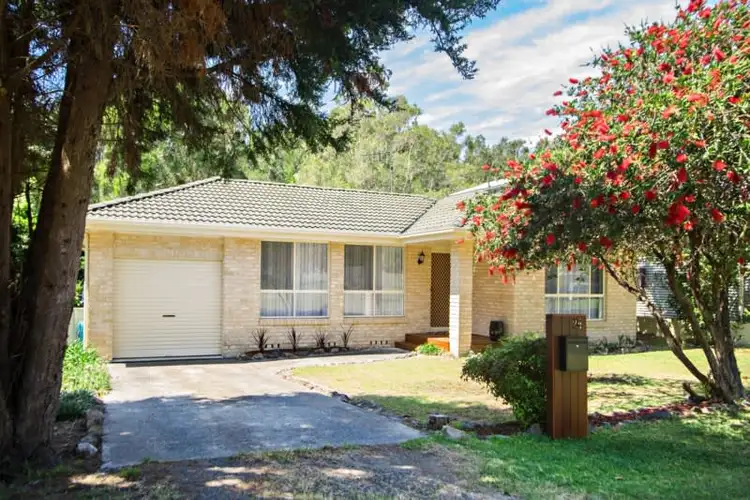 24 Seabreeze Parade, Green Point NSW 2428