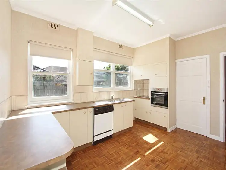 Fifth view of Homely house listing, 17 Waratah Avenue, Glen Huntly VIC 3163