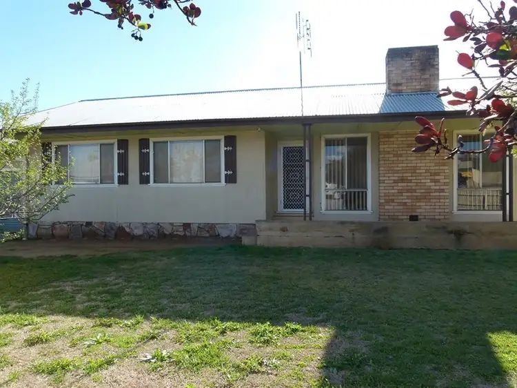 132 Farnell Street, Forbes NSW 2871