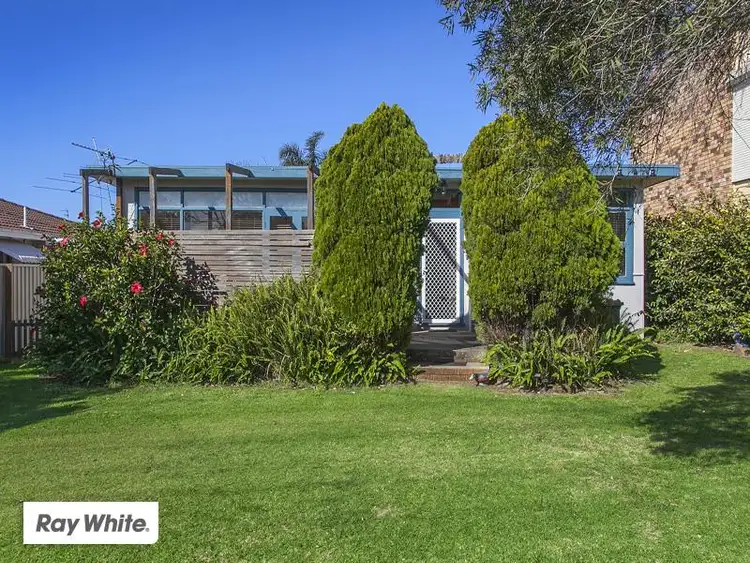 24 South Kiama Drive, Kiama Heights NSW 2533