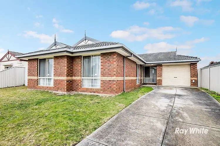 37 Monahans Road, Cranbourne West VIC 3977