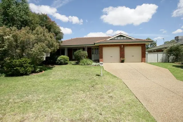 4 Shiralee Place, Estella NSW 2650