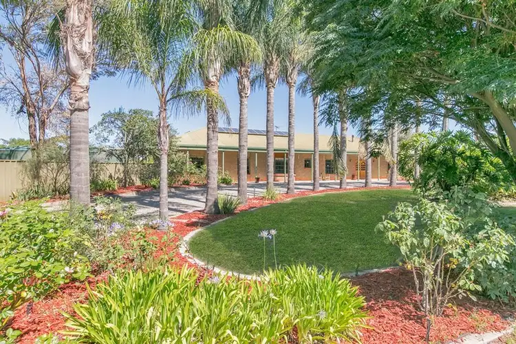 42 Lyndon Road, Macdonald Park SA 5121