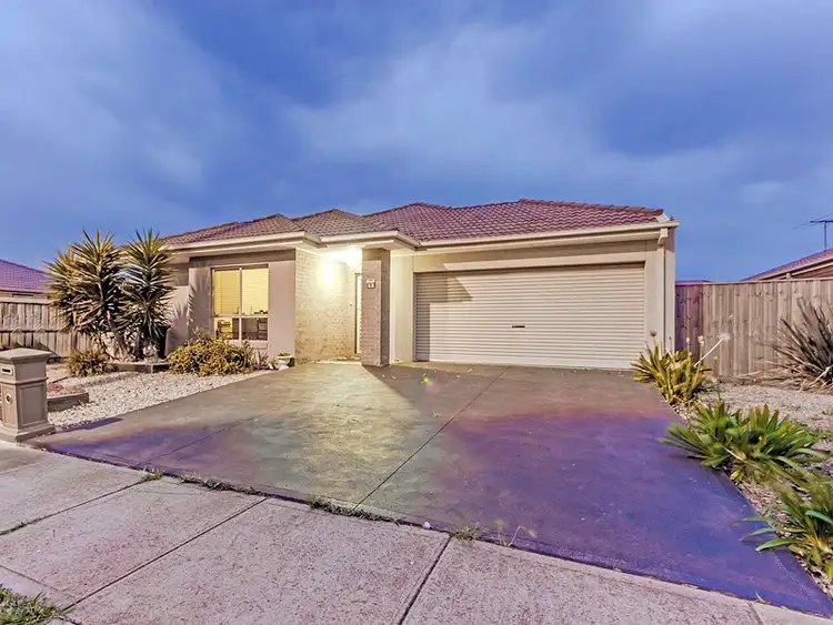 Second view of Homely house listing, 8 Papillon Parade, Tarneit VIC 3029