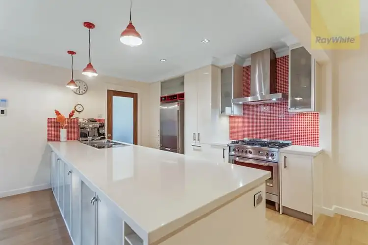 Second view of Homely house listing, 6 Valley Court, Craigieburn VIC 3064