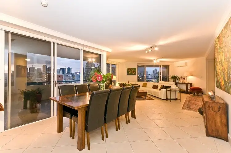 57 Lambert Street, Kangaroo Point QLD 4169