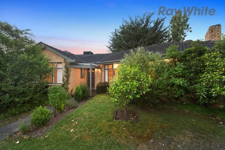 14 KINCUMBER Drive, Croydon VIC 3136