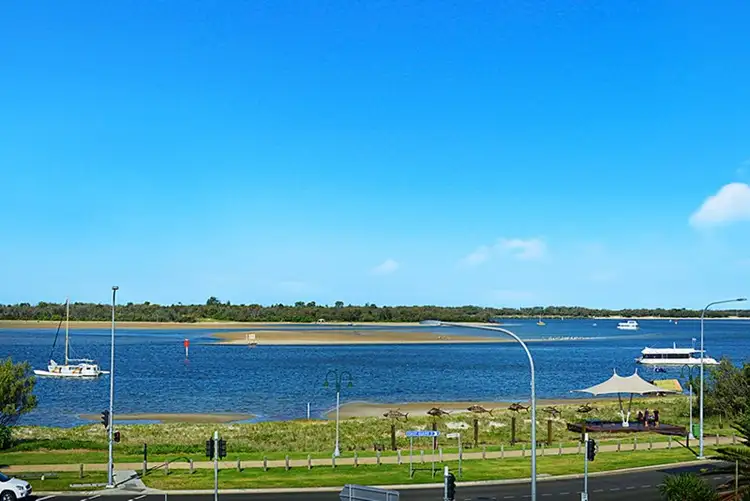 313/392 Marine Parade, Labrador QLD 4215