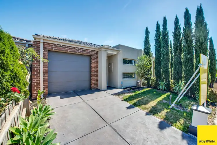 Second view of Homely house listing, 1/21 Starflower Way, Truganina VIC 3029