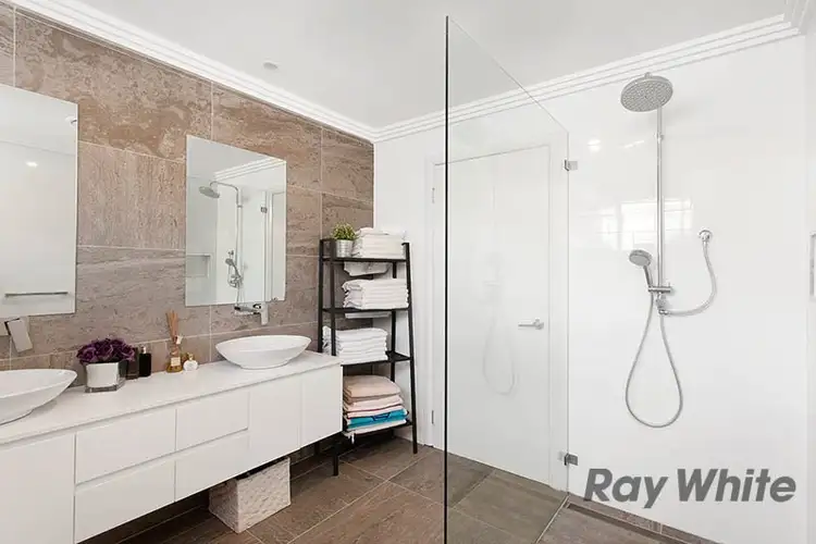 Fifth view of Homely villa listing, 2/40 Greenacre Road, Wollongong NSW 2500