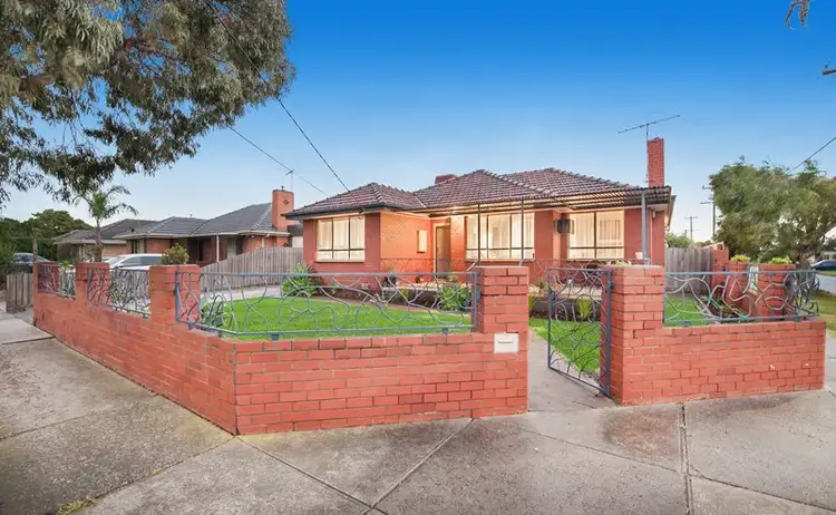 27 Inverness Street, Reservoir VIC 3073