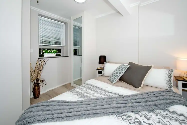 Fourth view of Homely apartment listing, 1/7 Greenknowe Avenue, Elizabeth Bay NSW 2011