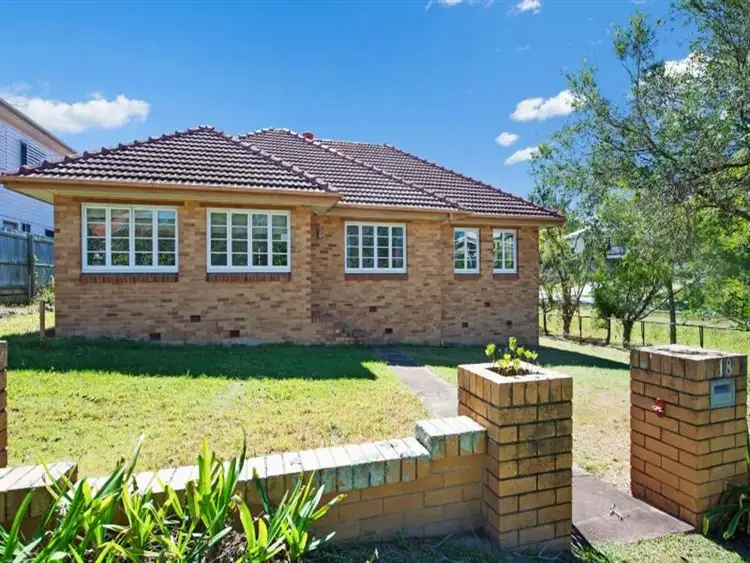 18 Clarke Street, Bardon QLD 4065