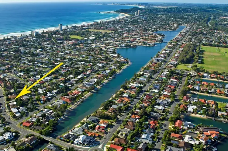 1 and 2/70 Tallebudgera Drive, Palm Beach QLD 4221