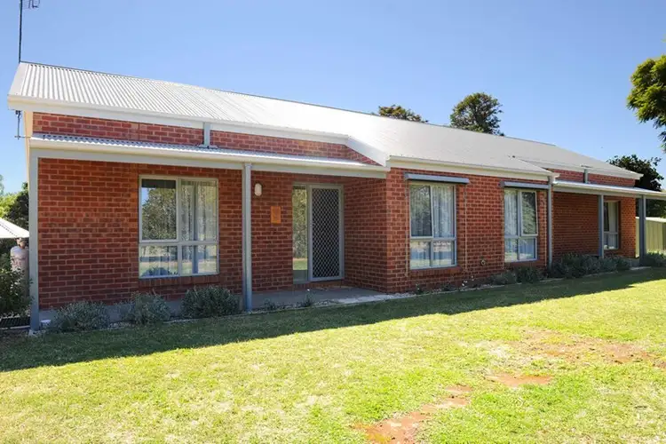 6-8 Wedge Street, Avenel VIC 3664