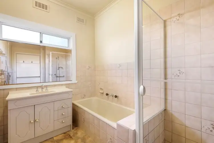Seventh view of Homely house listing, 18 Surrey Crescent, Oakleigh East VIC 3166