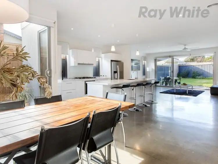 37 Capel Avenue, Rosebud West VIC 3940