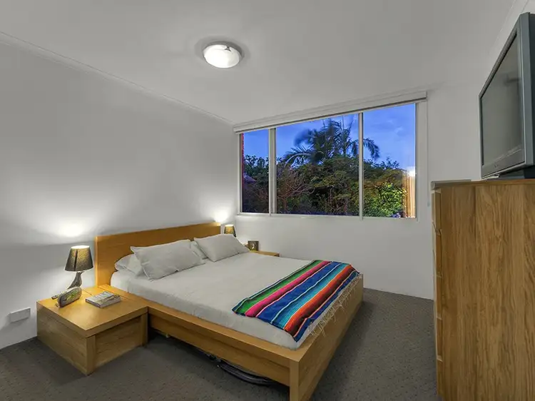 Sixth view of Homely unit listing, 2/19 Ellis Street, Kangaroo Point QLD 4169