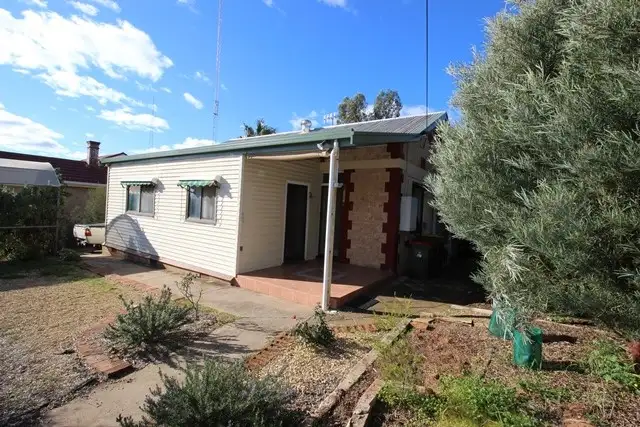 10 Henderson Street, Waikerie SA 5330