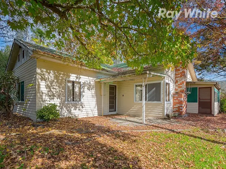 9 Drummond Street, Eskdale VIC 3701