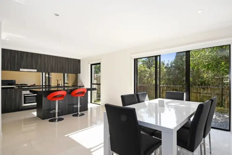 122 North Hill Drive, Robina QLD 4226