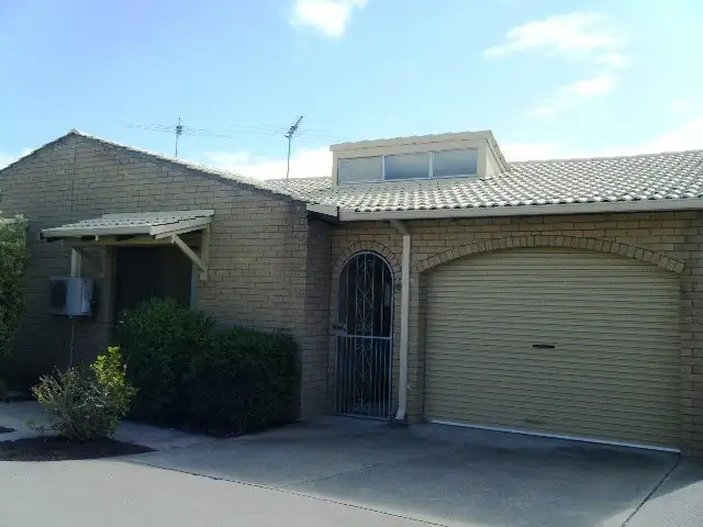 6/4 Merope Close, Rockingham WA 6168