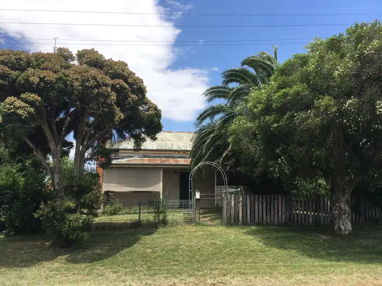 6 Ross Street, Casterton VIC 3311