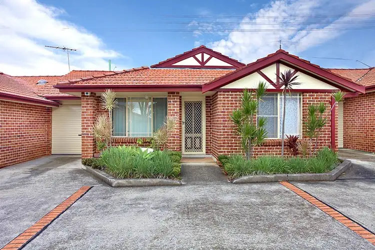 2/201 Old Windsor Road, Northmead NSW 2152