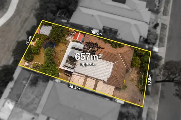 Fifth view of Homely house listing, 30 Bainbridge Close, Craigieburn VIC 3064