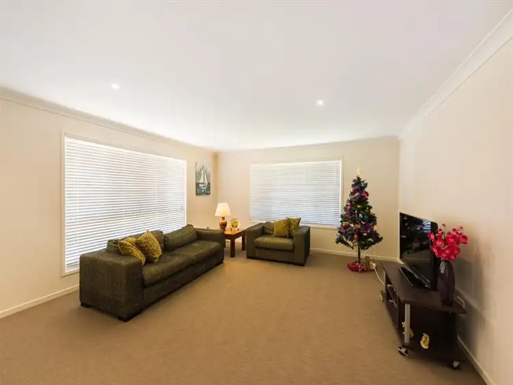 Second view of Homely house listing, 8 Schneider Court, Middle Ridge QLD 4350