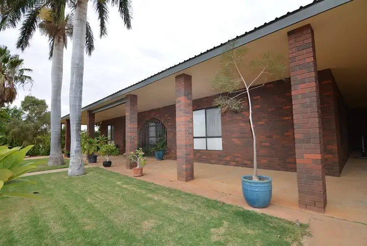 15 Freeman Street, Carnarvon WA 6701