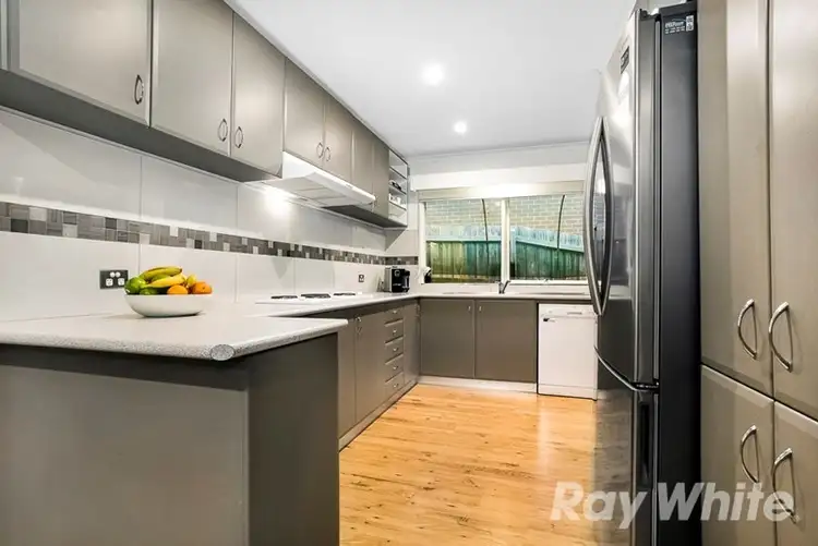 Second view of Homely house listing, 5 Alma Close, Mulgrave VIC 3170