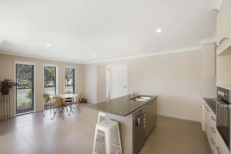 Sixth view of Homely unit listing, 1/231a Mackenzie Street, Centenary Heights QLD 4350