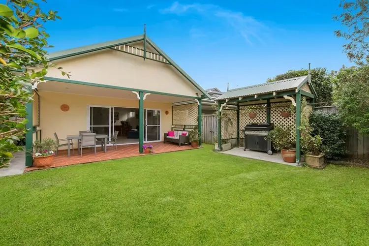 49 Wyuna Avenue, Freshwater NSW 2096