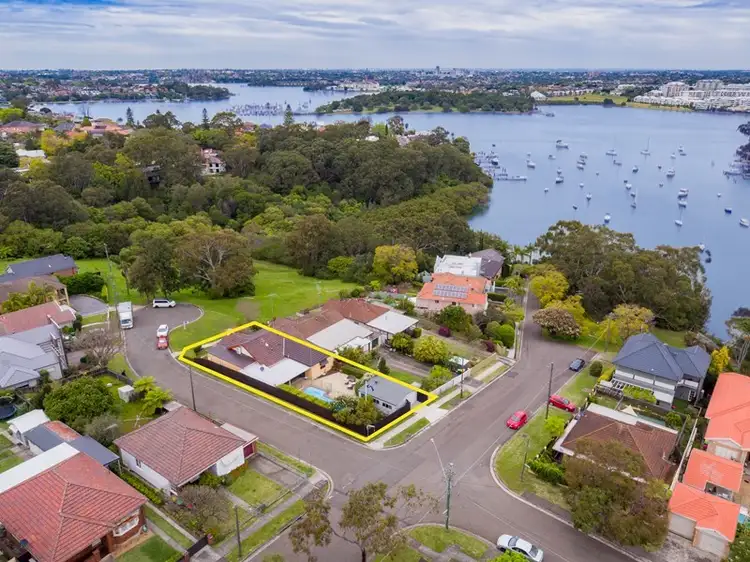 1 Glades Avenue, Gladesville NSW 2111