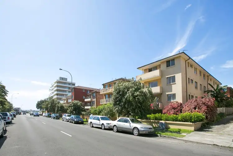 Third view of Homely apartment listing, 2/77 Dee Why Parade, Dee Why NSW 2099