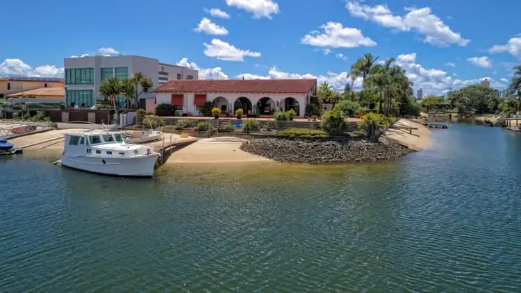 16 Mexicali Court, Broadbeach Waters QLD 4218