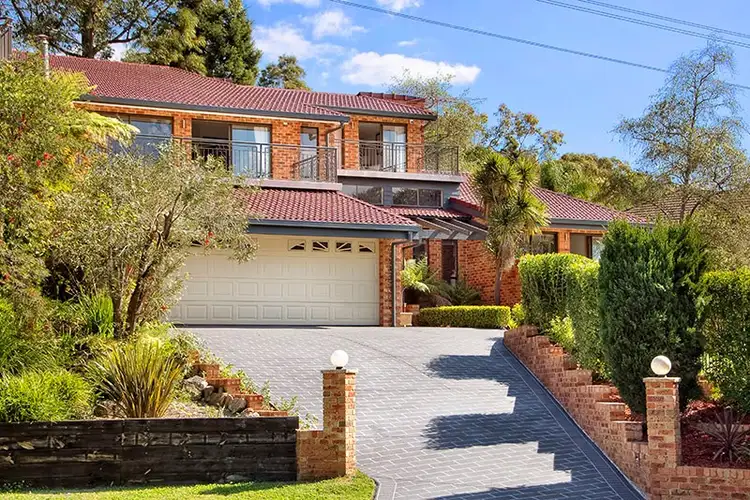 22 Waverly Place, Illawong NSW 2234