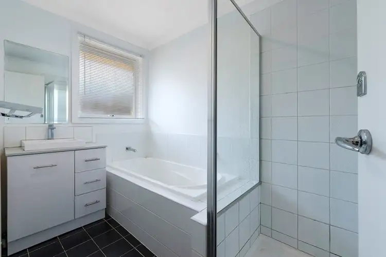 Fifth view of Homely house listing, 5 Merryn Close, Bundoora VIC 3083
