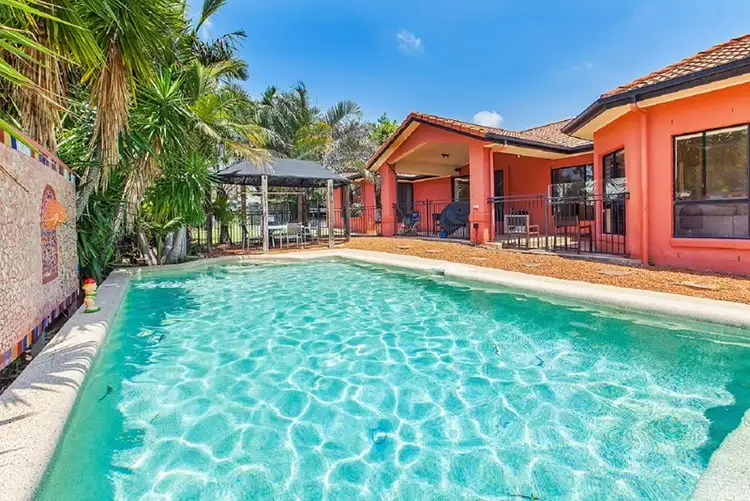 1 Meadowwood Court, Springfield QLD 4300