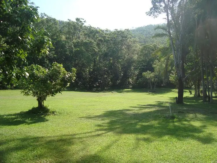 1368 Pine Creek Road, East Trinity QLD 4871