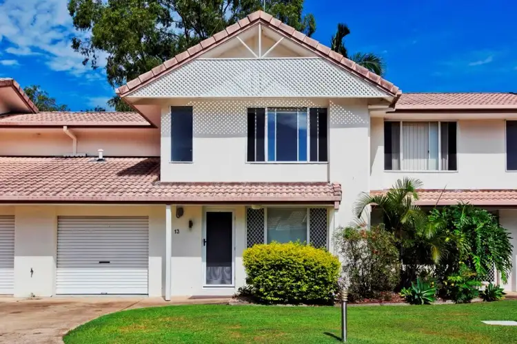 13/2 St Kevins Avenue, Benowa QLD 4217