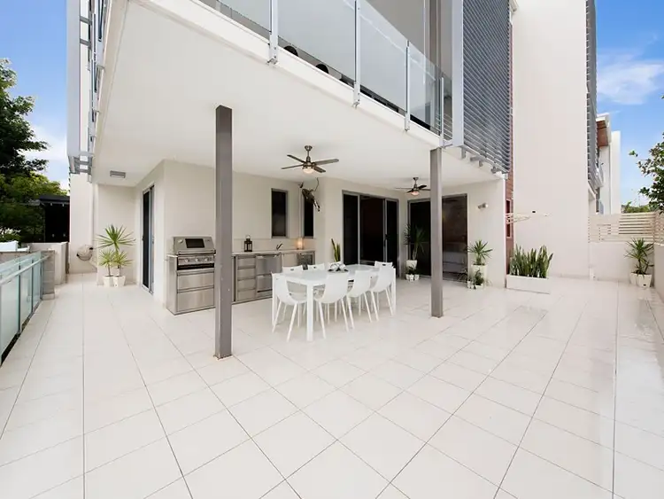 18 Barramul Street, Bulimba QLD 4171