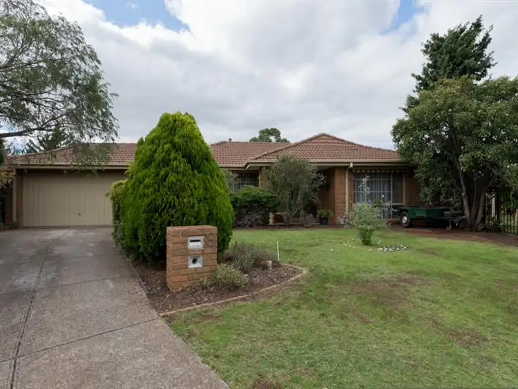 8 Pamela Court, Melton West VIC 3337