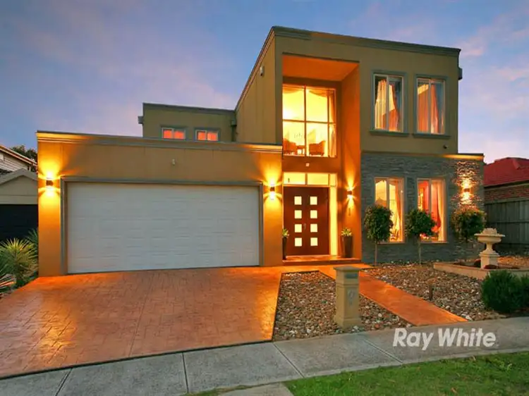 11 Melington Drive, Lyndhurst VIC 3975