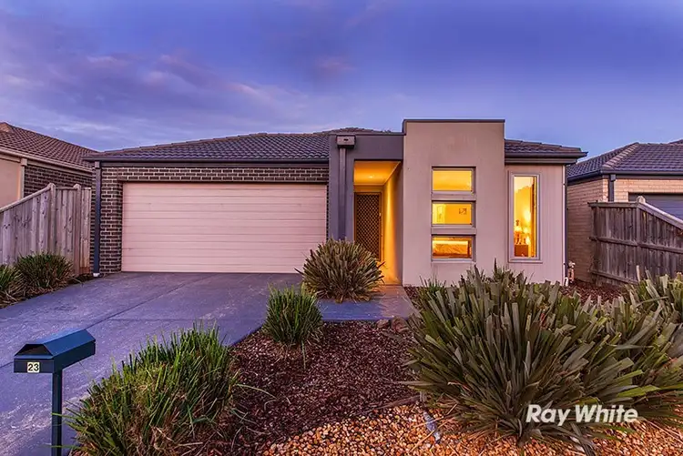 23 Ogle Way, Cranbourne North VIC 3977