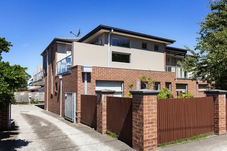 1/2 Clarinda Road, Clarinda VIC 3169