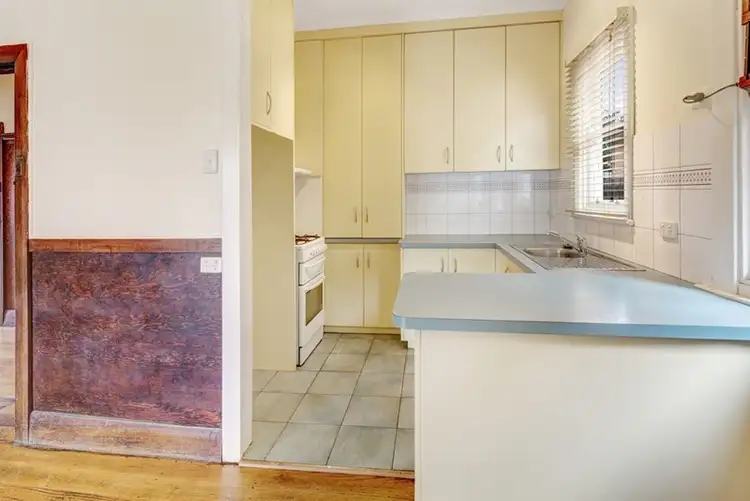 Fifth view of Homely house listing, 9 Lindisfarne Crecent, Lake Wendouree VIC 3350